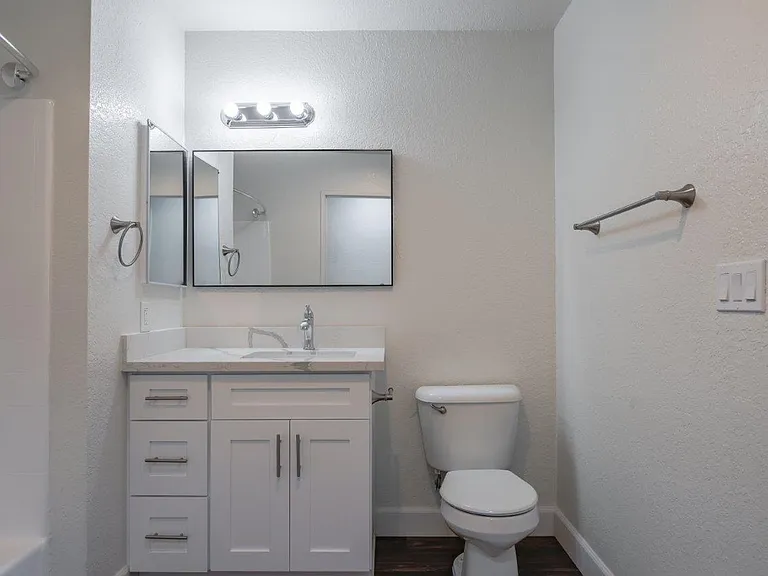 Monte Vista Apartments — Photo 22