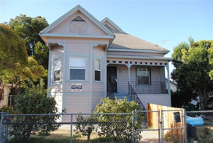 1st image of 1122 E Church St