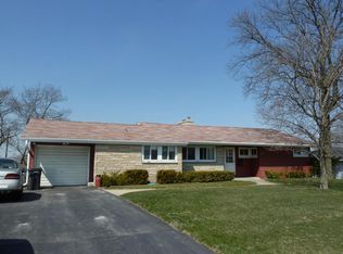 343 Tower Ct, Pewaukee, WI 53072