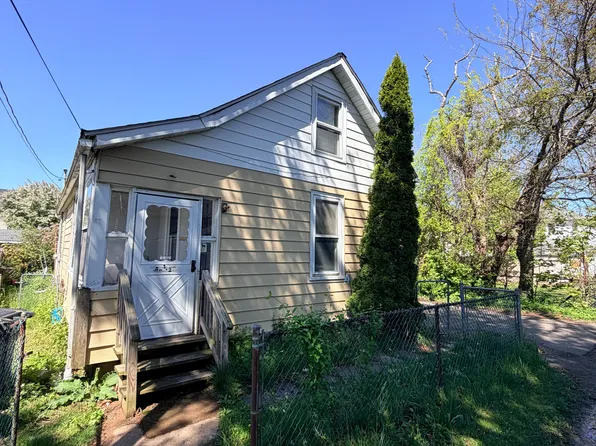 47 1/2 Park St, West Haven, CT 06516