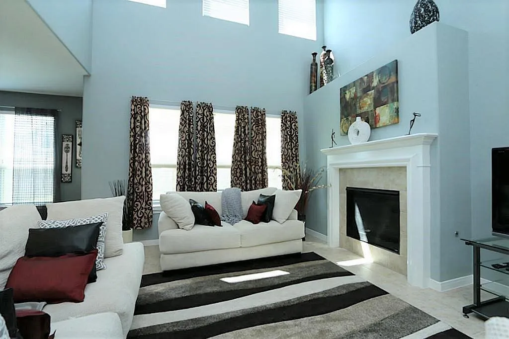 5 bed, 3.0 bath, 2741 sqft, $2,950 — Photo 4
