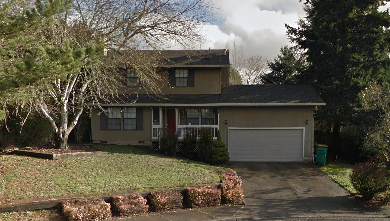 1347 Ridge Pl SE photo 1