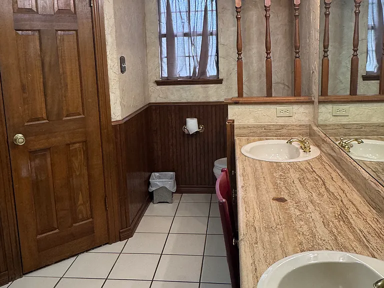 301 S Walnut St — Photo 11