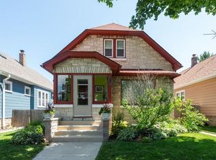 2718 S Linebarger Ter, Milwaukee, WI 53207