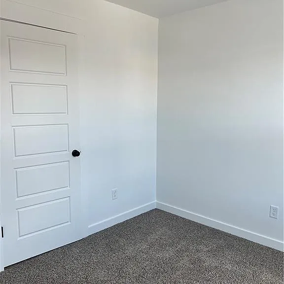 1031 Boardwalk Ave — Photo 3