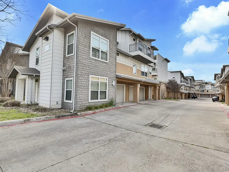 2606 Wilson St #402 — Photo 16
