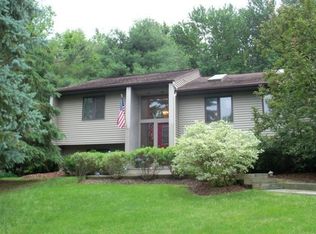 6 Ashford Ln, Schenectady, NY 12309