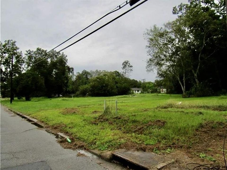 2nd image of 914 S Main St