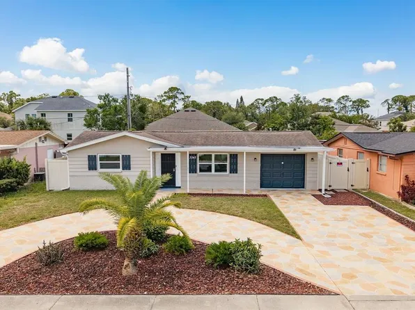 3242 Beacon Square Dr, Holiday, FL 34691