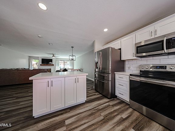 2nd image of 51 Leisure World --