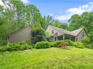 26 Patterson Rd, Pound Ridge, NY 10576