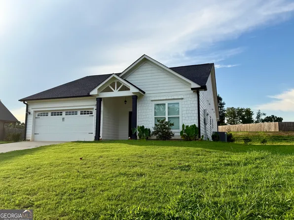 308 N Point Cir, Hartwell, GA 30643