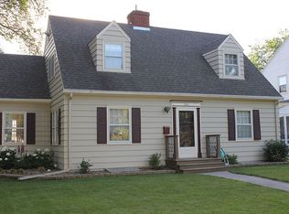 1104 5th St N, Fargo, ND