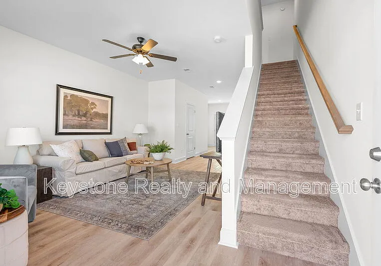 2 bed, 2.5 bath, 1176 sqft, $1,250 — Photo 2