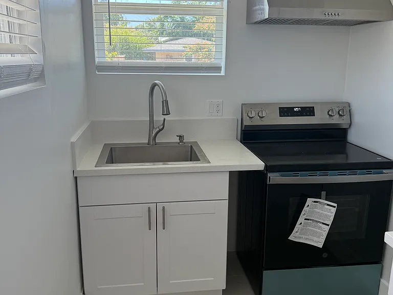 7936 Ducor Ave #7936.5 — Photo 9