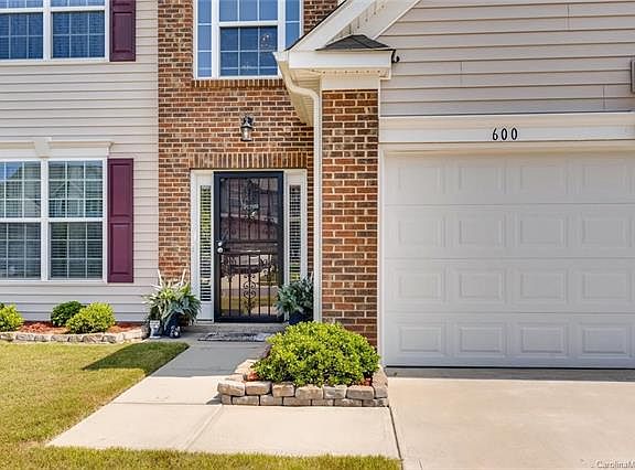 2nd image of 600 Augustus Ln