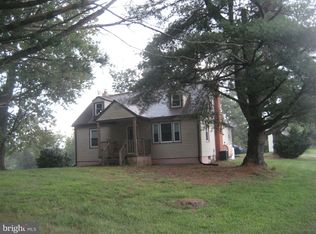 11515 Hume Rd, Hume, VA 22639