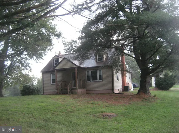 11515 Hume Rd, Hume, VA 22639
