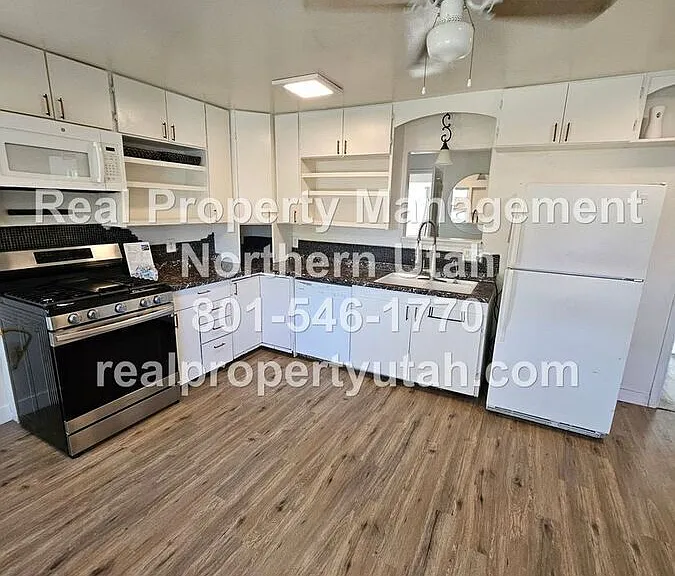 662 E 4th St #COPY — Photo 8