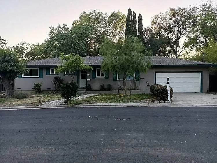 130 Wescott Ct