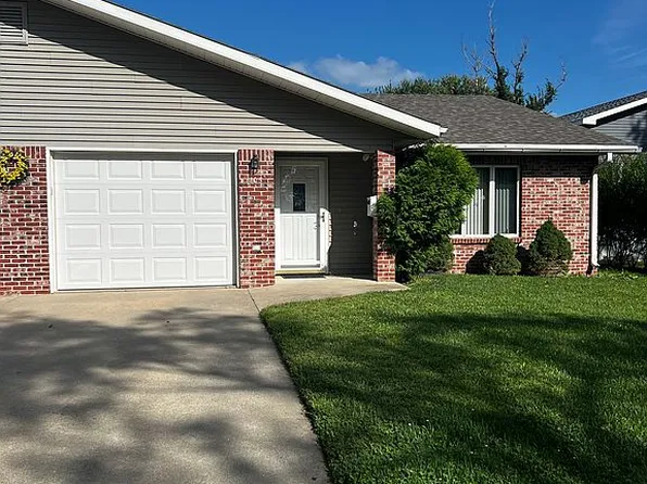 105 S Park Ave, Oakland, NE 68045