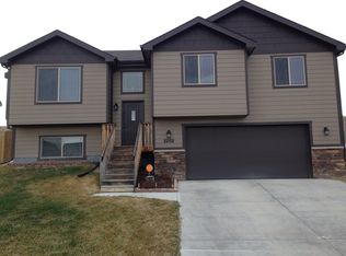 2202 Big Lost Dr, Gillette, WY 82718