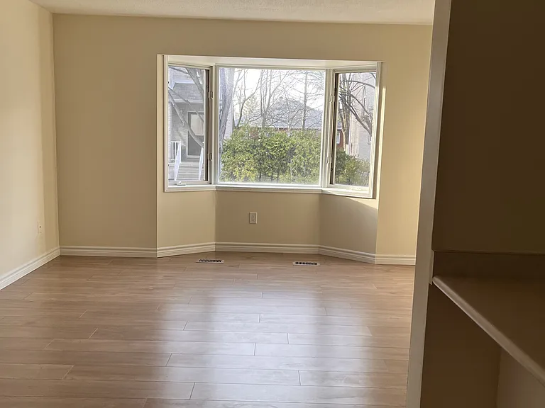 490 Veterans Dr #9 — Photo 6