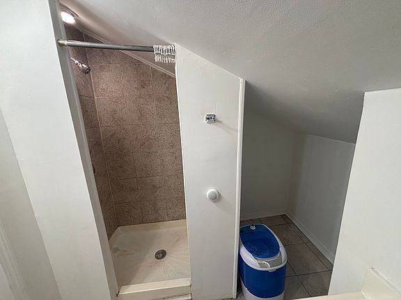 3rd image of 1116 W Grand Ave #3