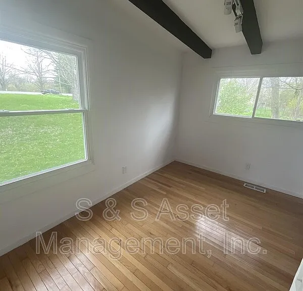 3252 E Lake Lansing Rd — Photo 18