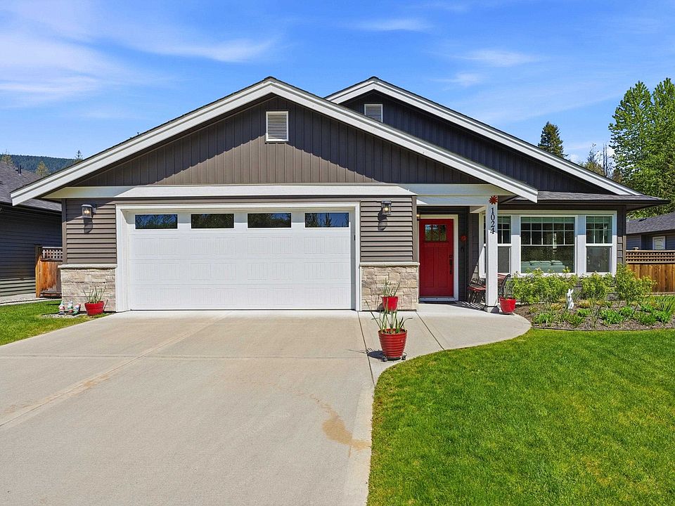 1st image of 1024 Celia Cres