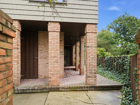 3rd image of 6 Mews Rd #A