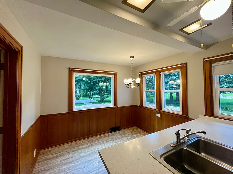 In kitchen table space