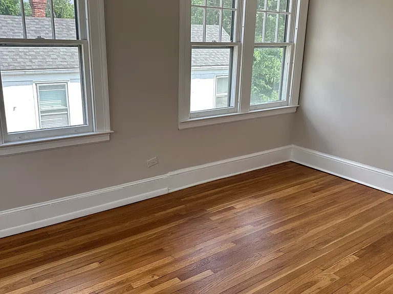 219 Jordan Ln — Photo 12