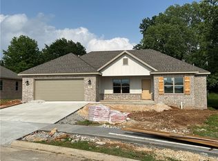 70 N Sheep Dog Ave, Farmington, AR 72730