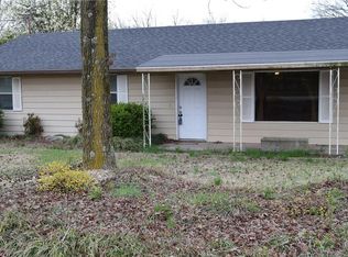 2720 S J St, Rogers, AR 72758
