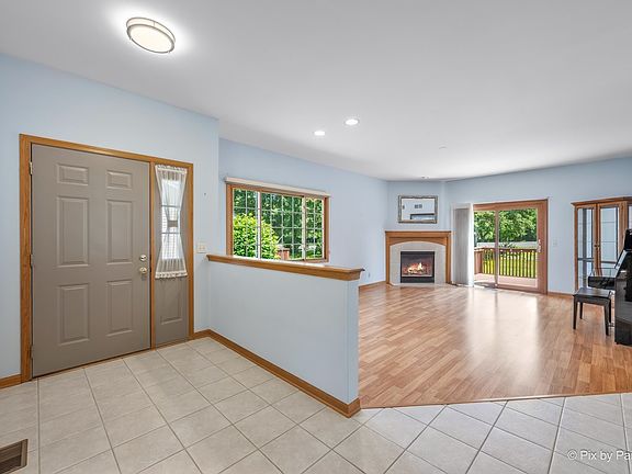 3rd image of 107 Fawn Ln
