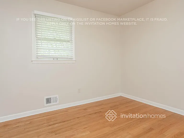 1321 Laura Ln — Photo 11