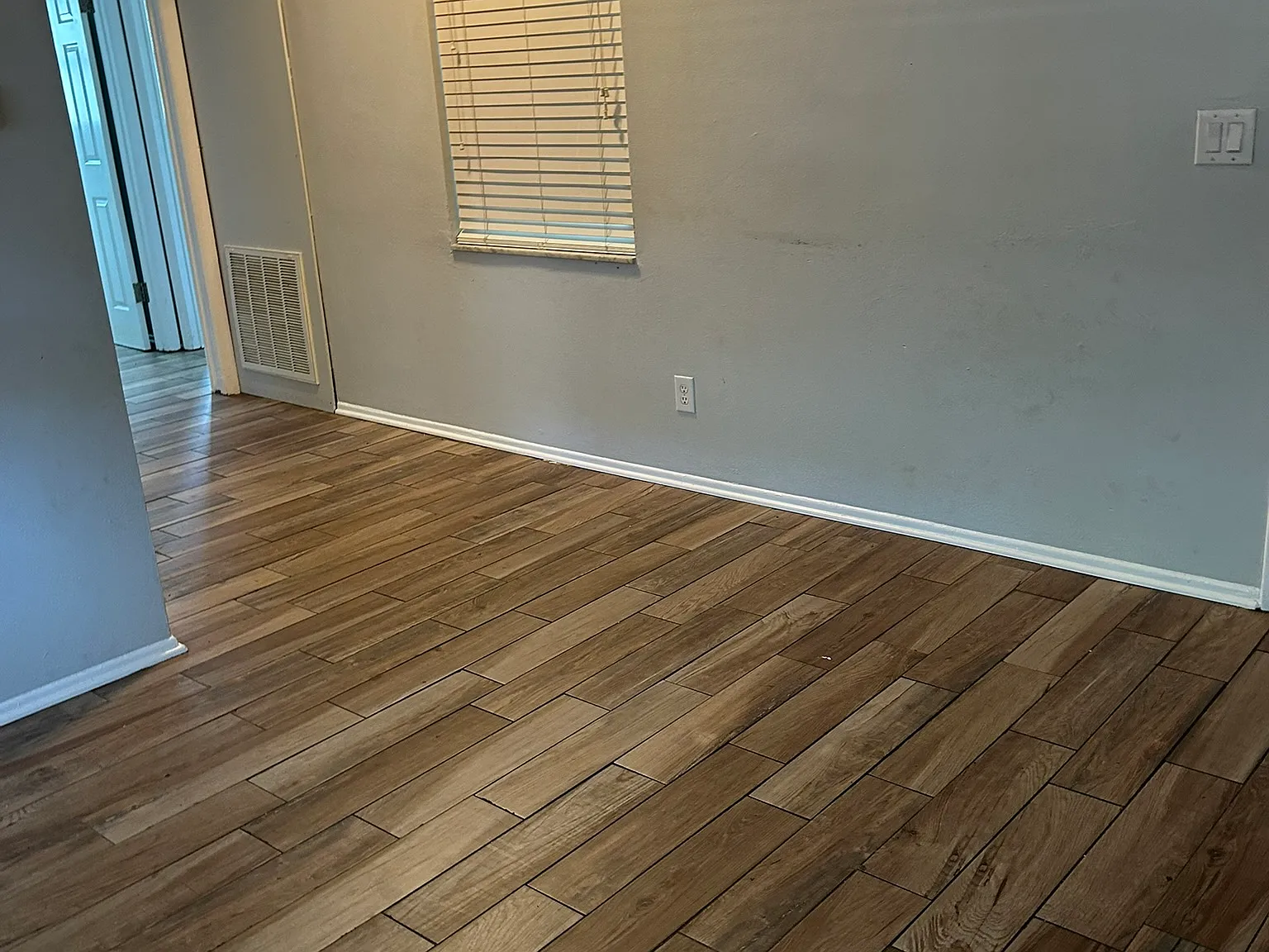 2 bed, 850 sqft, $1,600 — Photo 3