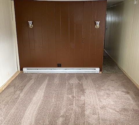 2nd image of 2493 Meadows Park Ln