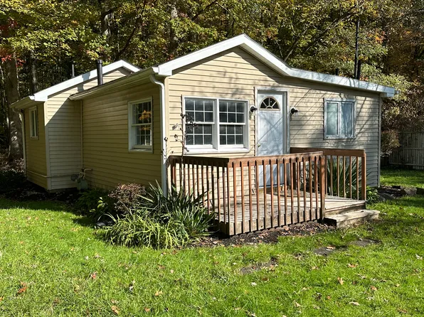 17674 1/2 Lakewood Ave, Lake Milton, OH 44429