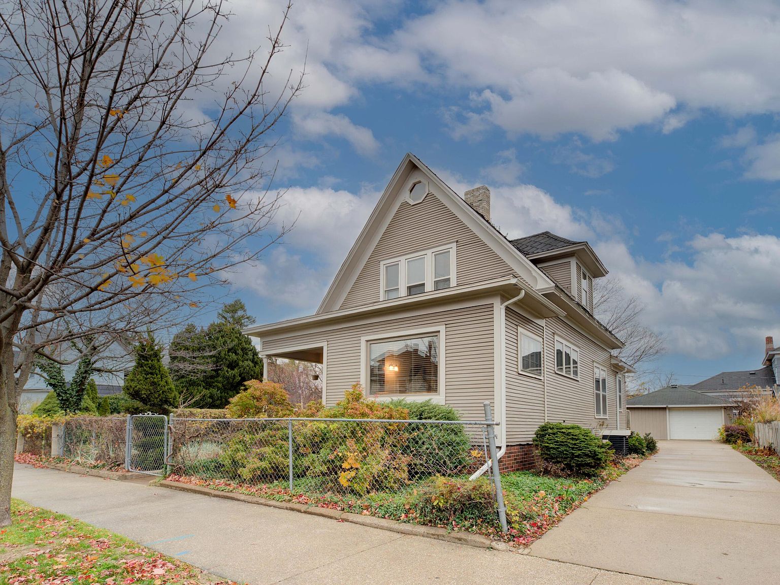 565 Columbus Ave, Benton Harbor, MI 49022 Zillow