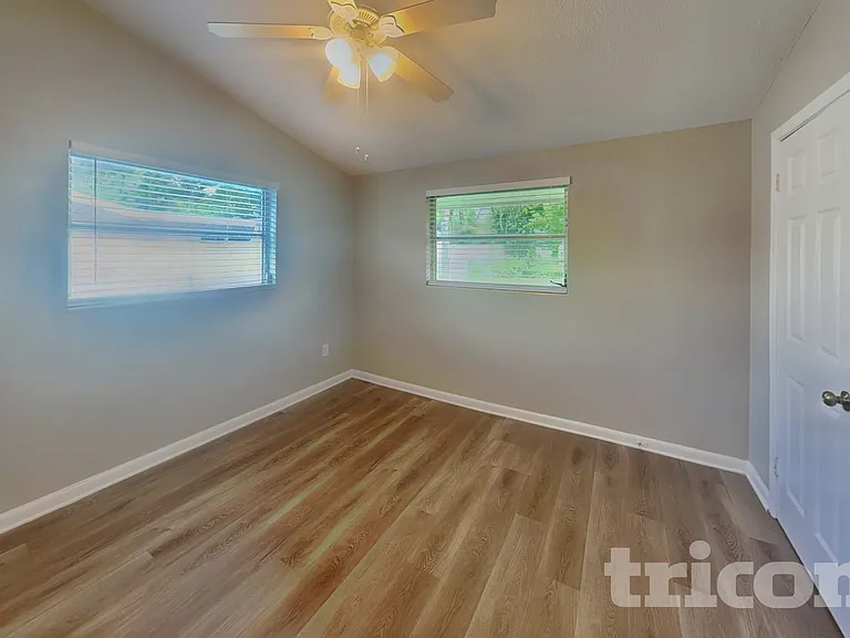 1819 Brentwood Dr — Photo 6
