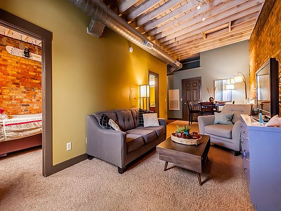 Snug Loft 2-C01-sm