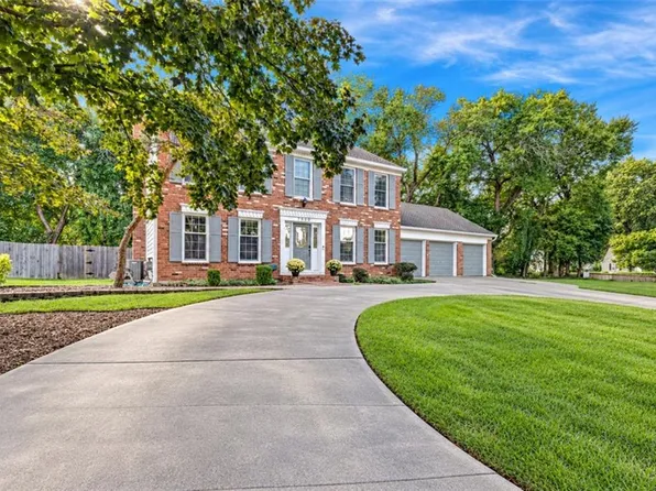 7900 Sagamore Rd, Leawood, KS 66206
