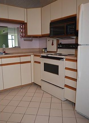 3rd image of 4134 Carambola Creek #H403