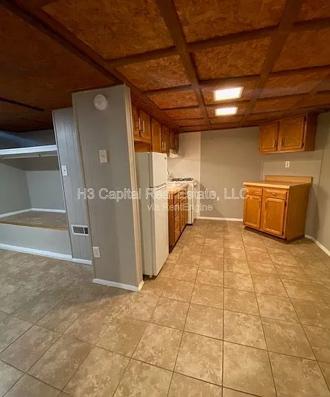 117 N Shamrock St #9 — Photo 2