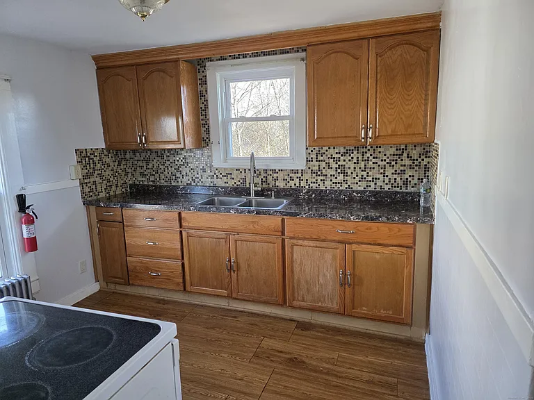 147 Pearl St #2 — Photo 5