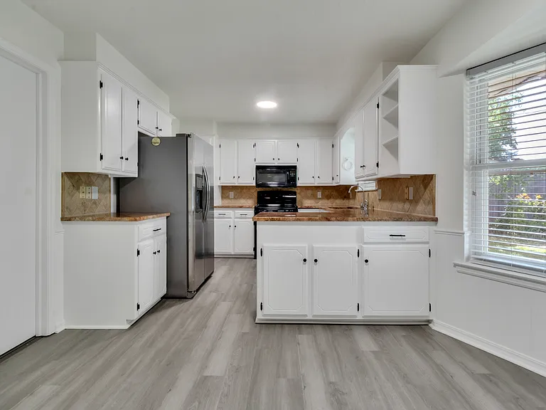2319 E Robinson St — Photo 21