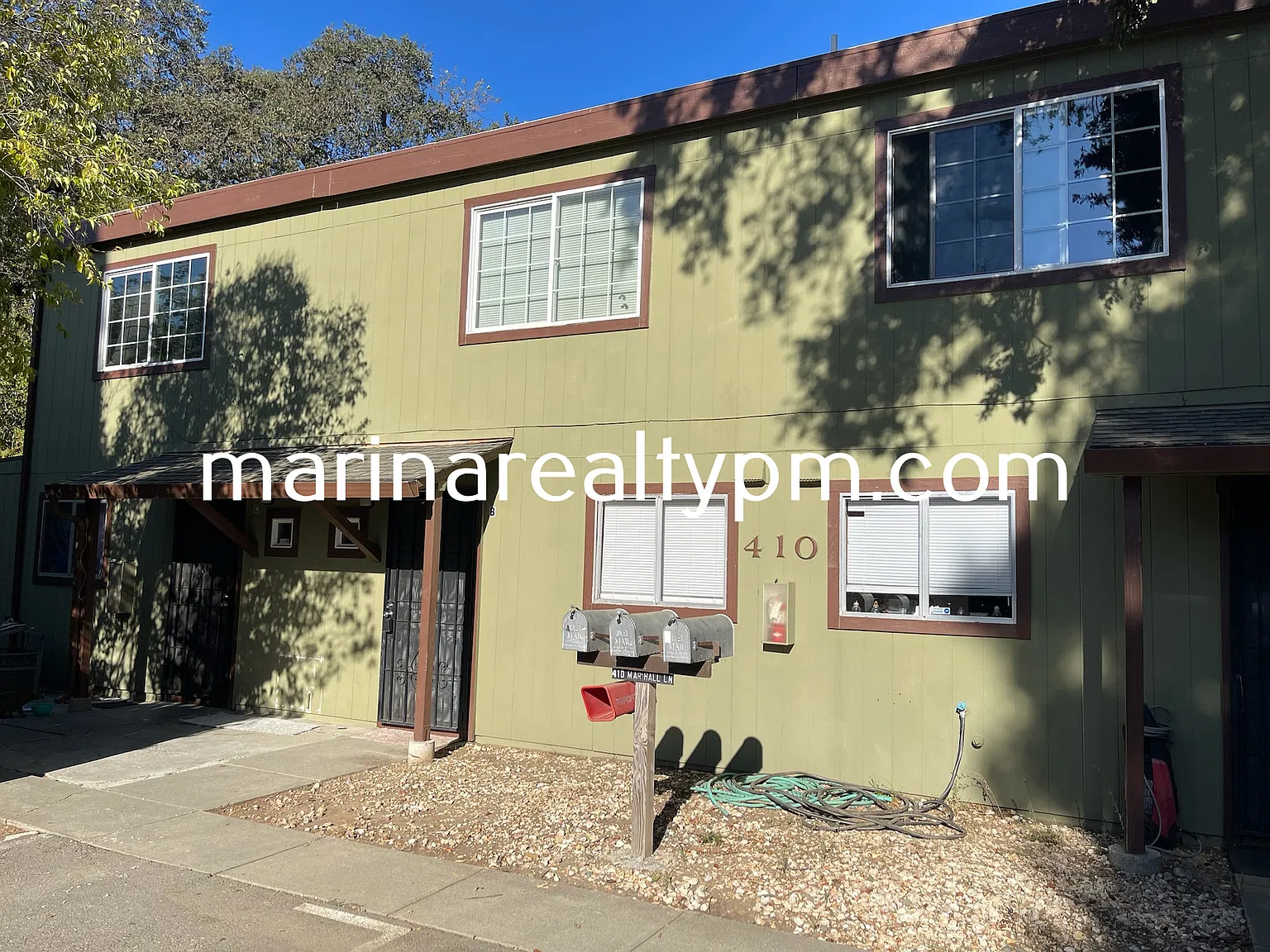 2 bed, 1.5 bath, 900 sqft, $1,900 — Photo 1