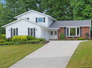 37484 Hunters Ridge Rd, Solon, OH 44139